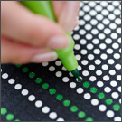 デザイン(下絵)を製品に塗る